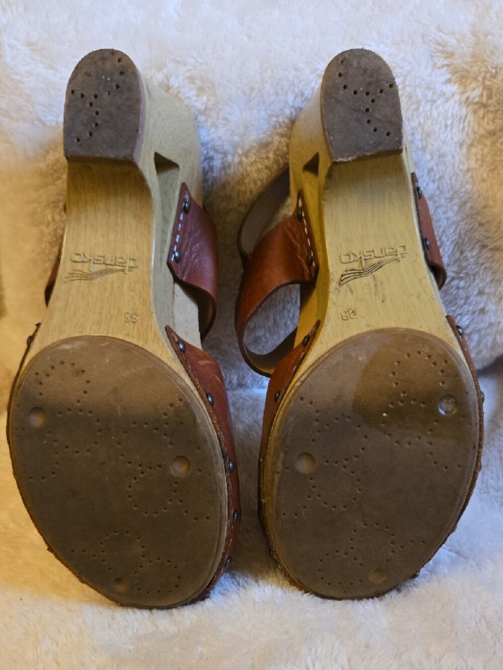 Dansko Women’s Brown Leather Slingback Clog Sandals - Picture 3 of 5